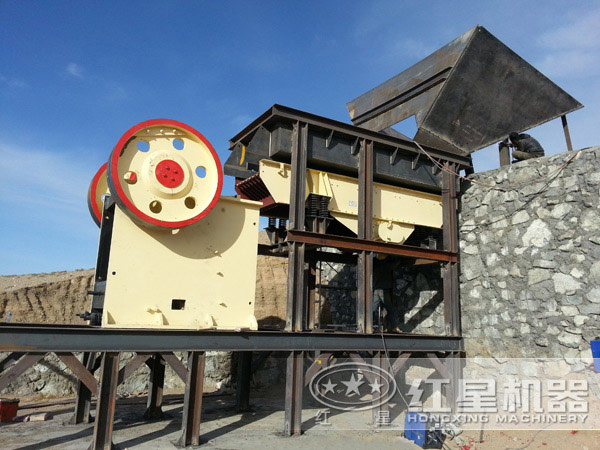 石頭顎式破碎機現場圖
