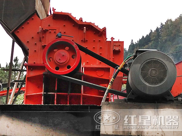 新型煤矸石細碎機客戶現場