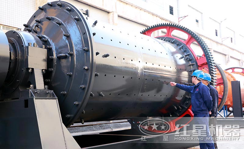 紅星機器專業的技術工程師現場檢驗成品