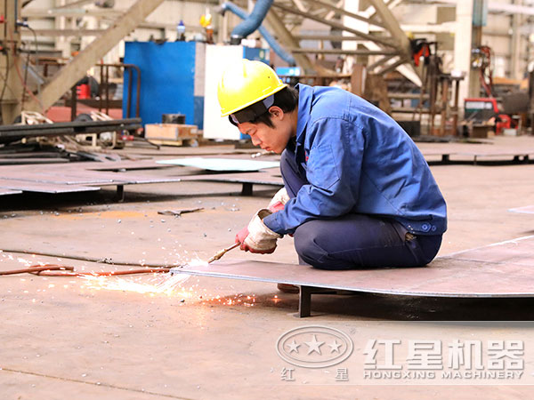 紅星工人車間作業現場