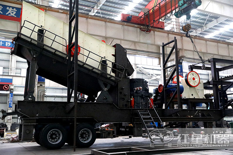 紅星機器柴油發動機移動破碎站車間作業現場