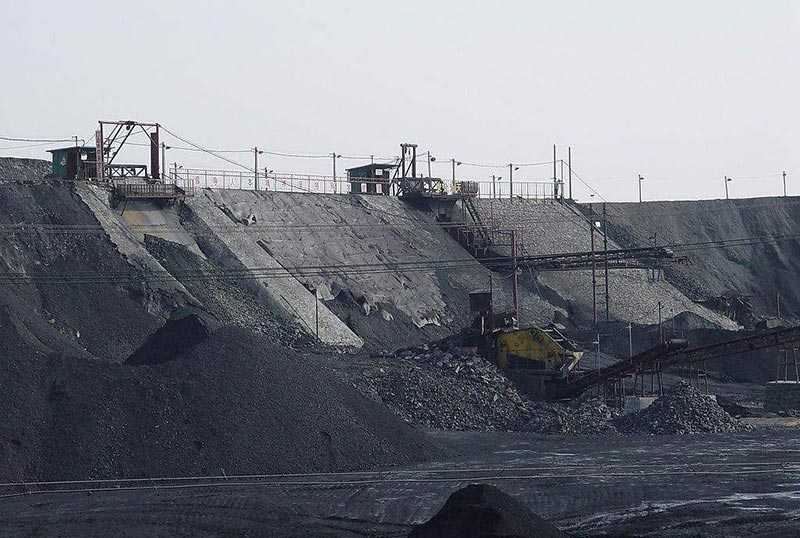 濕煤加工現(xiàn)場 濕煤加工現(xiàn)場