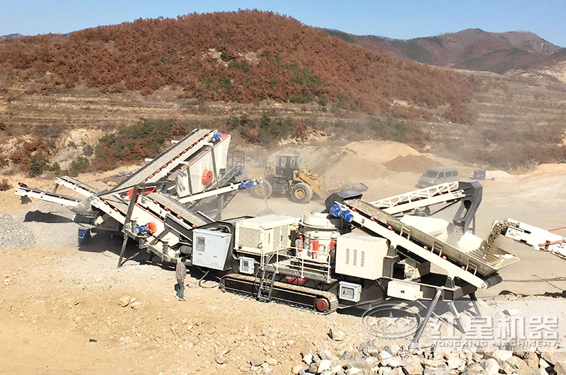 福建移動式每小時200-300噸花崗巖破碎機現場