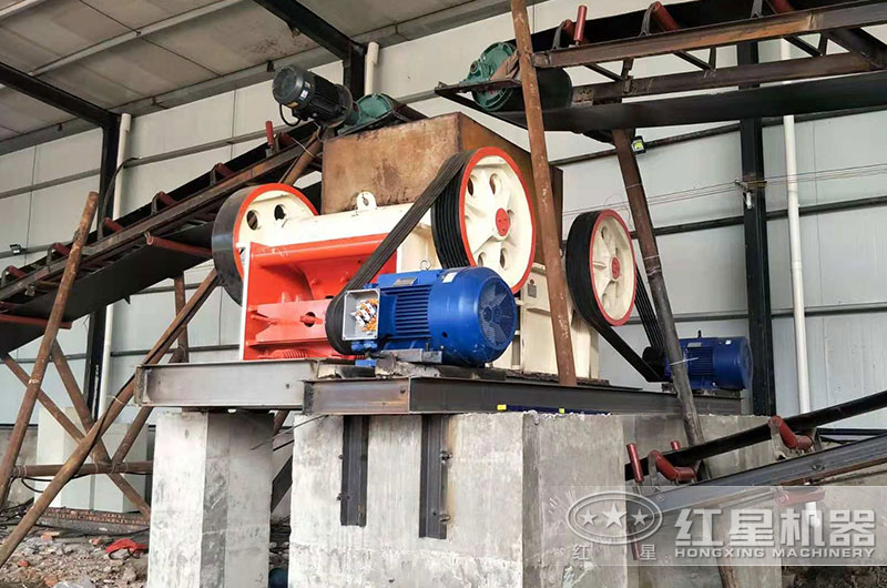 250×1000破碎機(jī)工作現(xiàn)場圖片