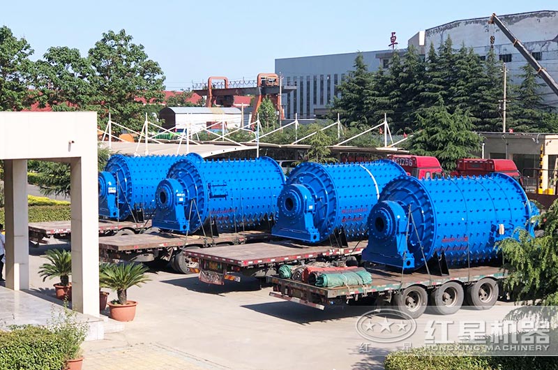 鐵礦石球磨機裝車準備發貨